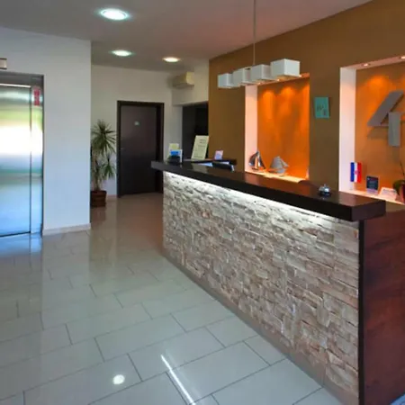 Vila 4m Miletici Cdn021019 Cyh Rtina